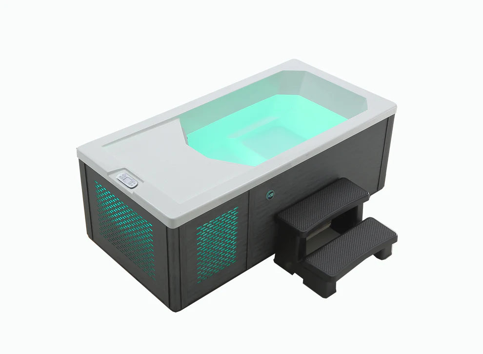 Great Lakes Chill Tubs showing green LED lighting effect. 